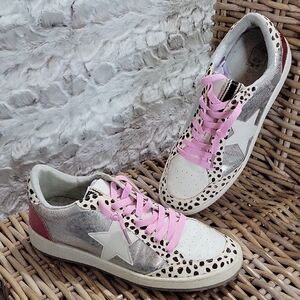 ShuShop White Silver Star Sneakers with Pink Heel, Laces and Leopard Trim Sz 8.5